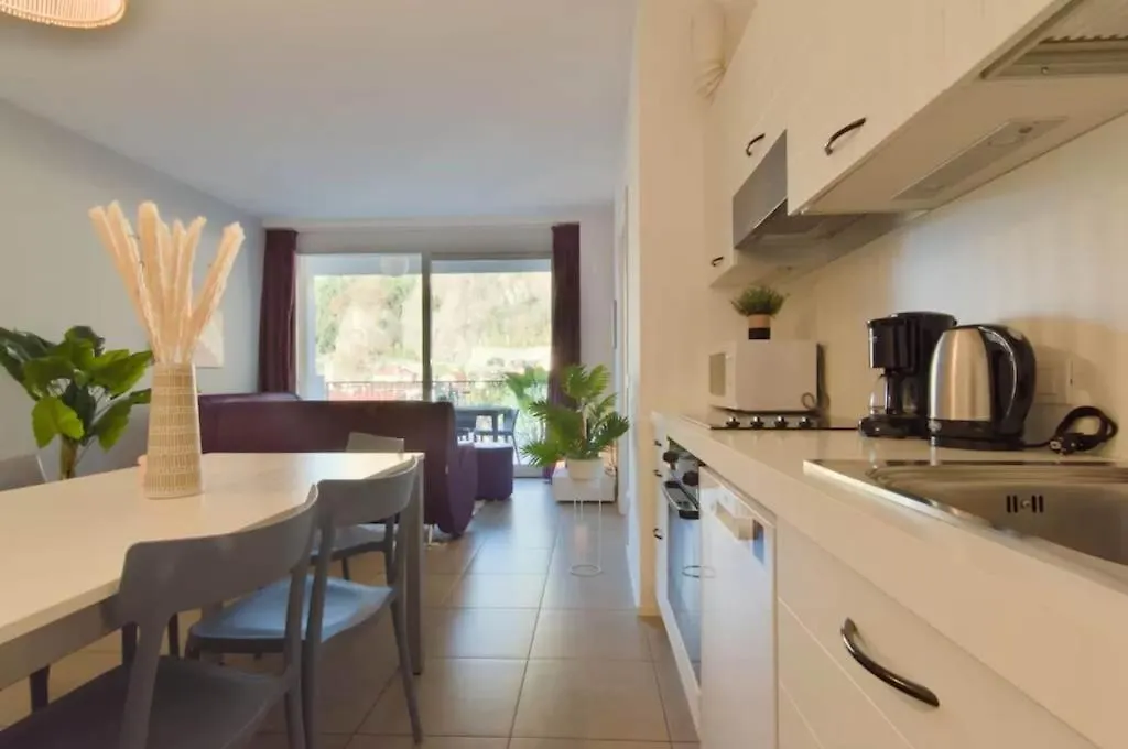 3 Bedroom Lake Maggiore Apartment With Pool Maccagno